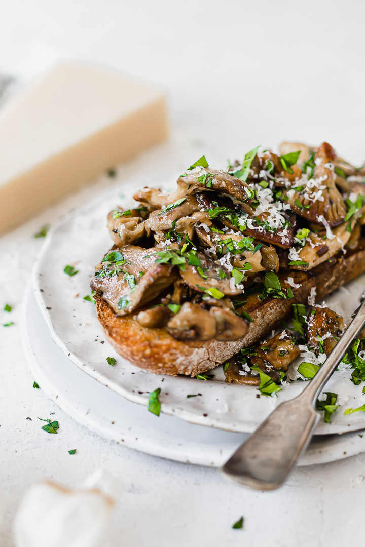 A plate of smoked garlic mushrooms on toast